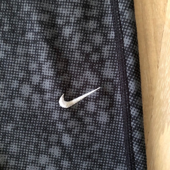 Nike Dri Fit Crop Leggings, Size: M - Picture 4 of 7